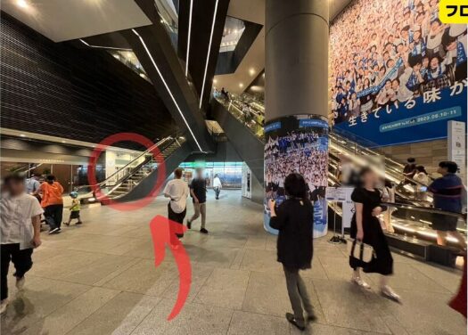 ソラマチ入り口すぐのエスカレーターとエレベーターホールの位置