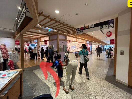 東京ソラマチ内ポケモンセンター通過後の三差路|スカイツリー方面への目印