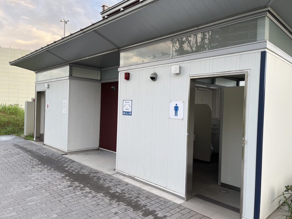 晴海ふ頭公園のトイレ外観
