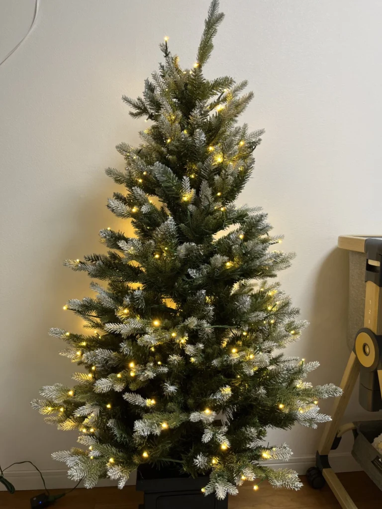 コストコのクリスマスツリー137cmを徹底レビュー｜電飾内蔵で片付け