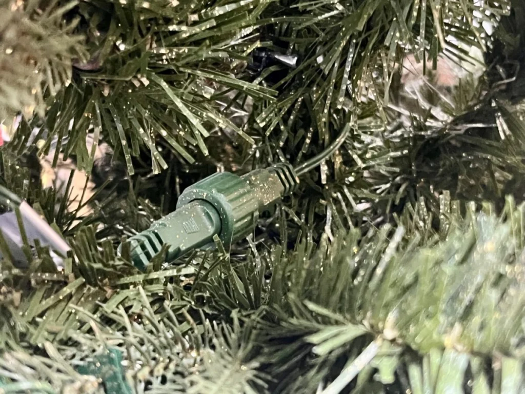 コストコのクリスマスツリー137cmを徹底レビュー｜電飾内蔵で片付け