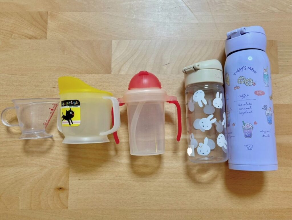 離乳食期から2歳まで使ったコップや水筒のラインナップ全体の写真