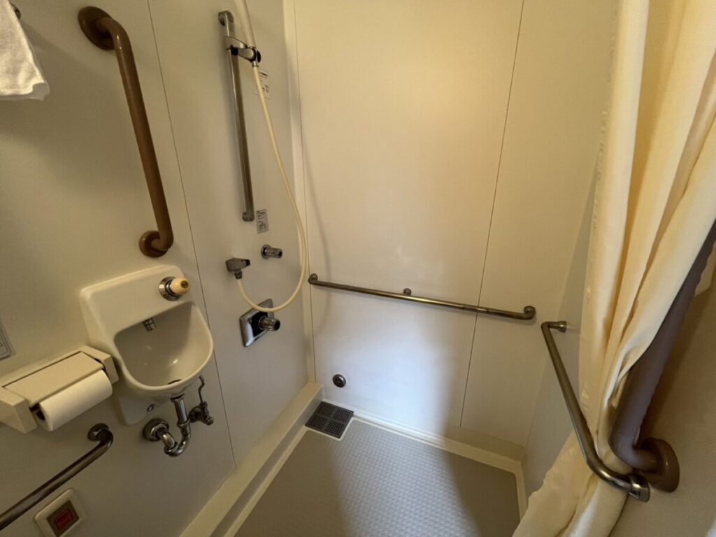 聖路加国際病院の産科個室に付いているシャワールーム