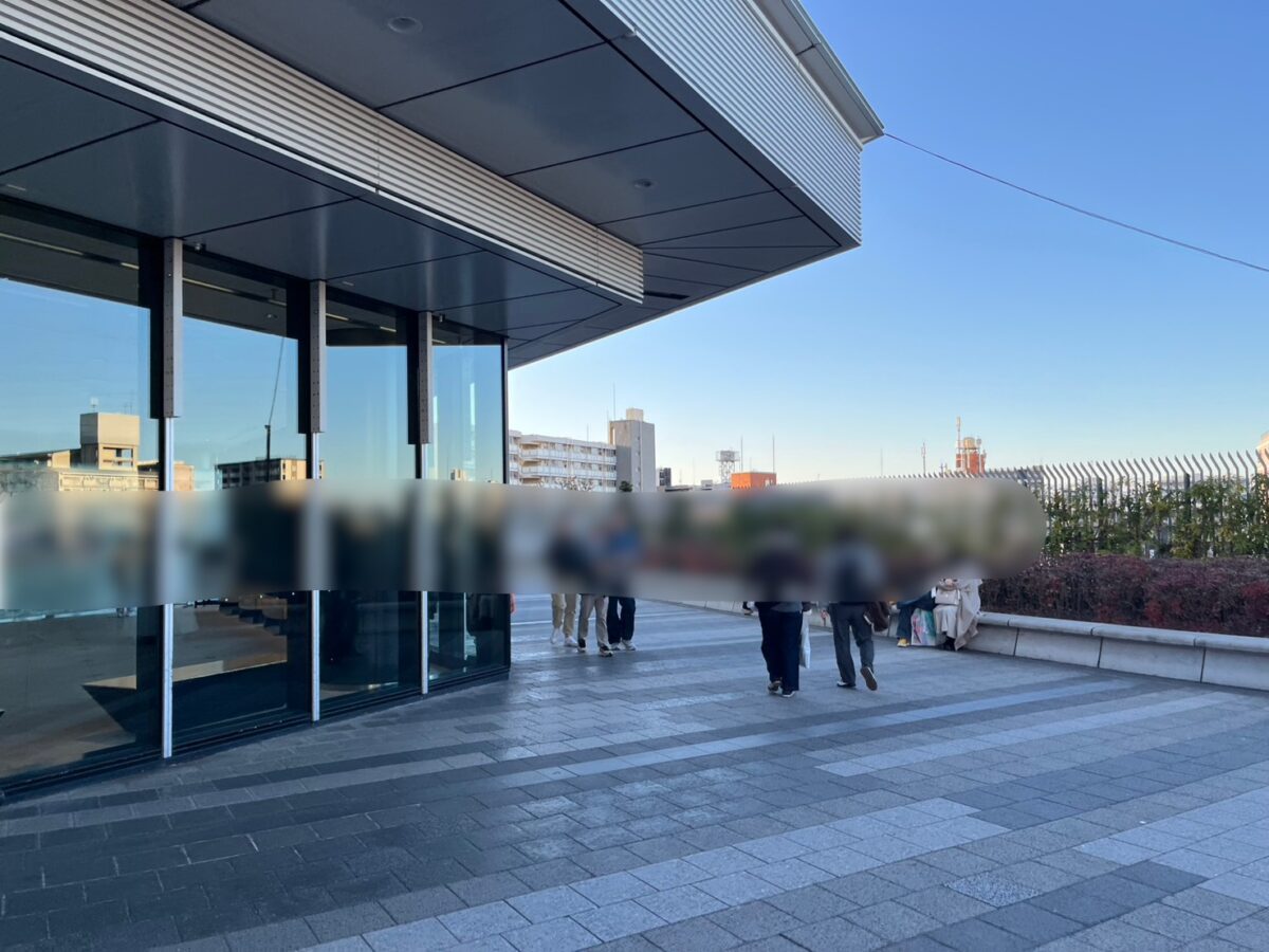 スカイアリーナ付近からすみだ水族館へ向かう分岐の角|ここを左折