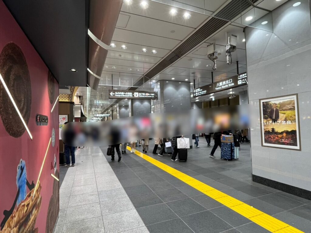 東京駅八重洲口 2階スタバ直通エレベーター周辺の景色